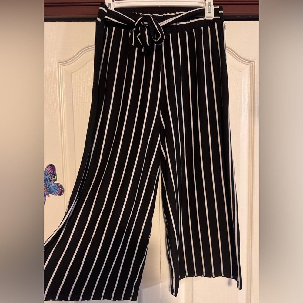 Pinstripe Wide Leg Capris